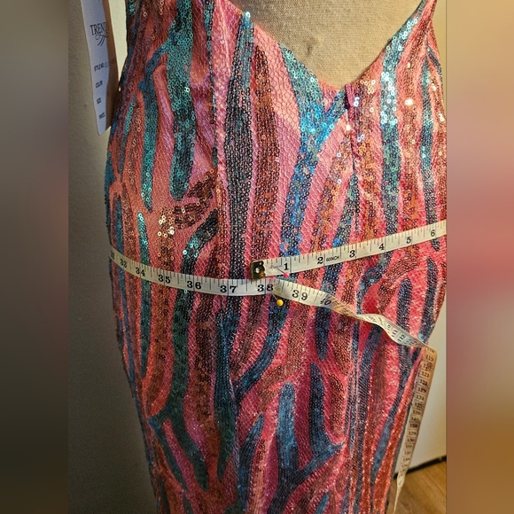 Elegant Multicolor Halter Sequined Maxi Dress. Backless. Size 8. Mermaid Style - Picture 7 of 11